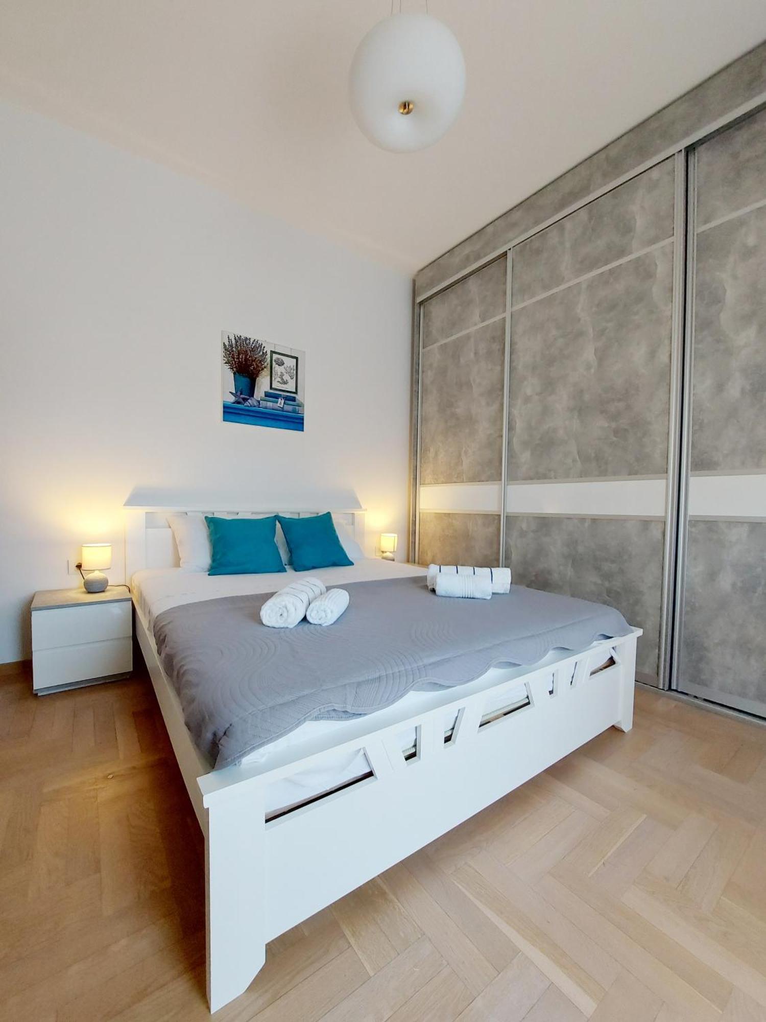 The Circle Apartment Szkopje Kültér fotó